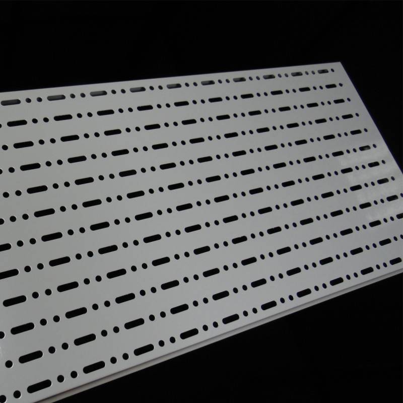 Panel perforado de pared para ganchos color blanco